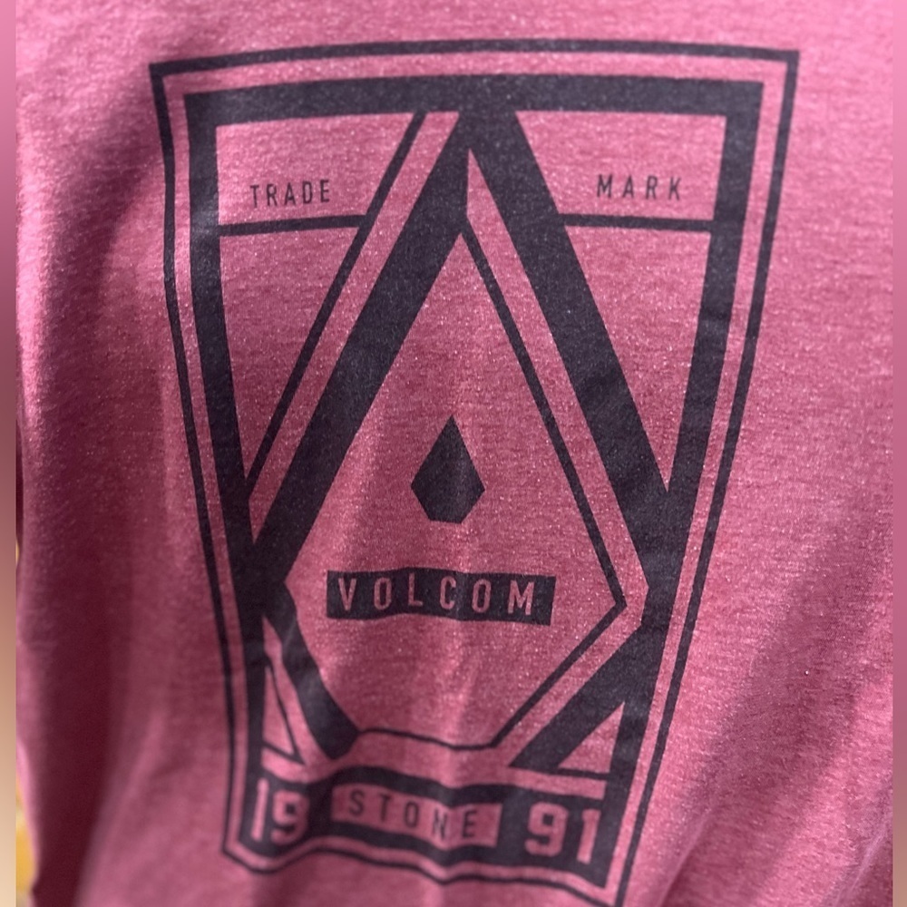 Volcom t shirt size medium in GUC